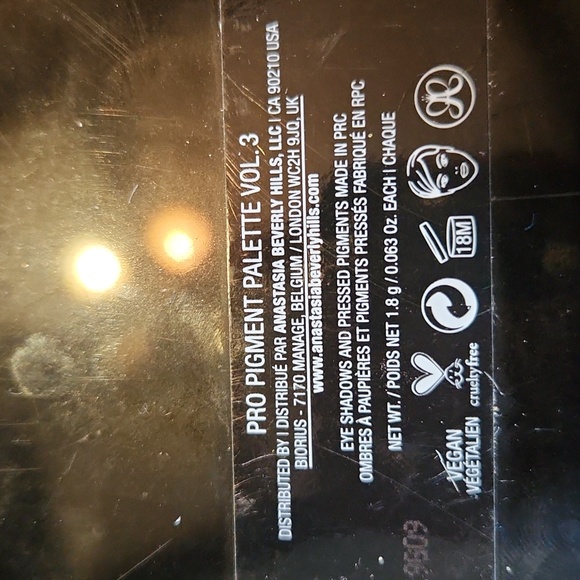 Like New Norvina Vol 3 Palette!! - Picture 3 of 3